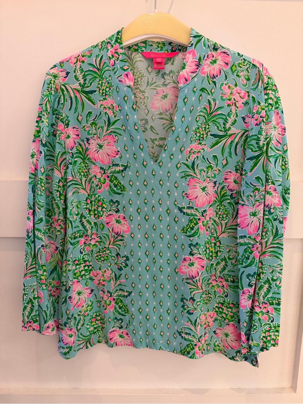 Lily Pulitzer Luna Bay Floral Tunic Blouse in Green & Pink Like New Size XS
